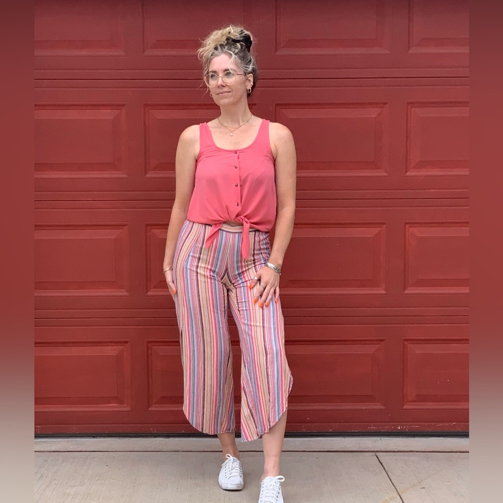 Colourful set perfect for casual days.